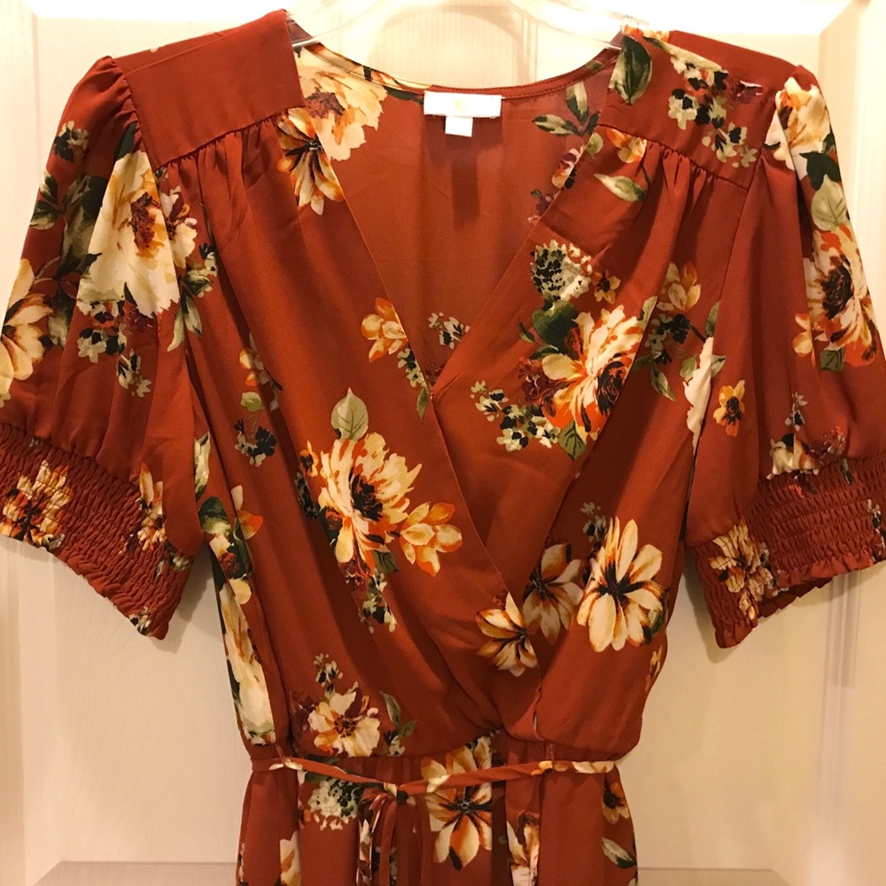 Women’s MIDI dress